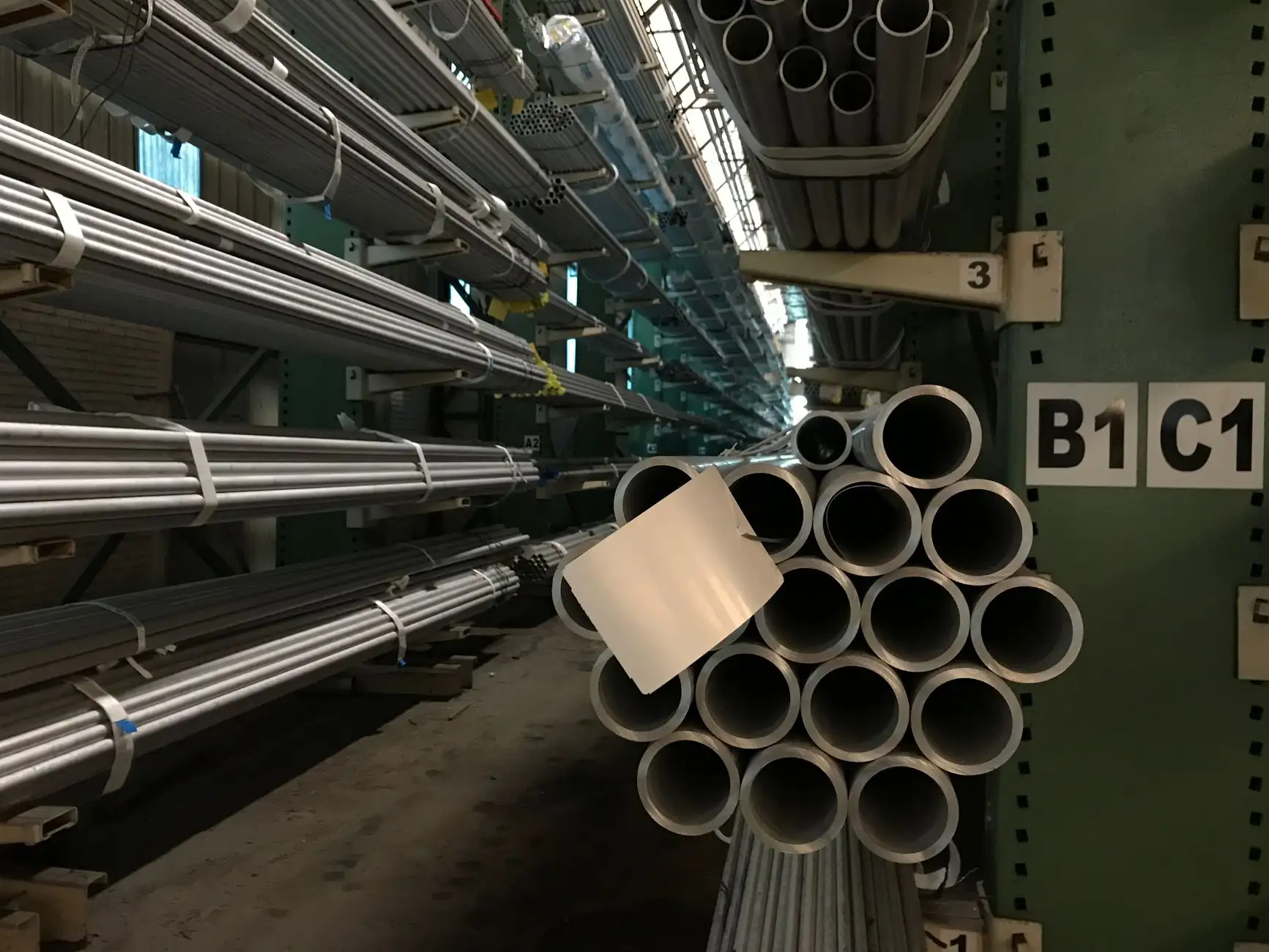 渝中区音迪娱断桥铝门窗工程案例：家庭与商业空间节能方案解析