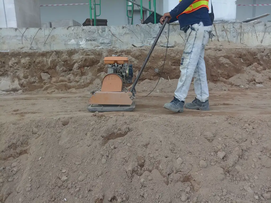 推拉窗与平开窗在高层住宅中的性能对比与选型建议