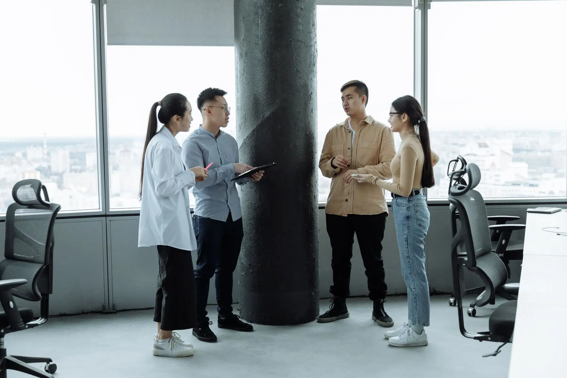 断桥铝平开窗与推拉窗性能对比及选型建议